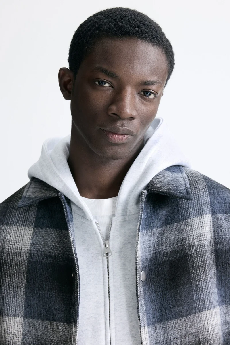 اتش اند ام جاكيت خفيف بقصّة مريحة